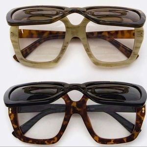 Dwayne Wayne Flip Sunglasses: Black Front